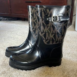 Michael Kors size 7 MK monogram logo rain boots